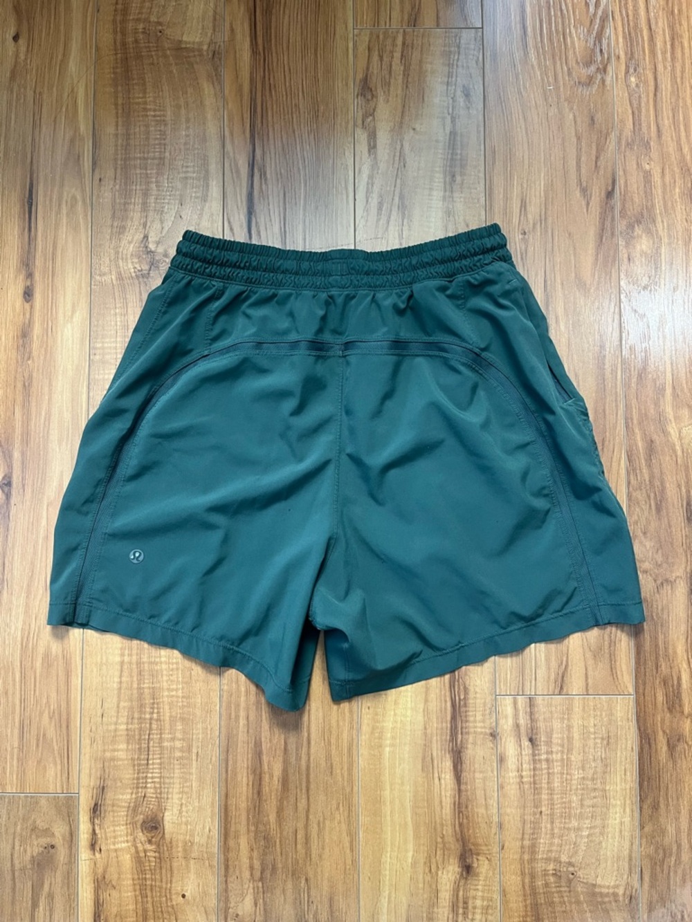 Lululemon men’s shorts. Size S. Color dark green